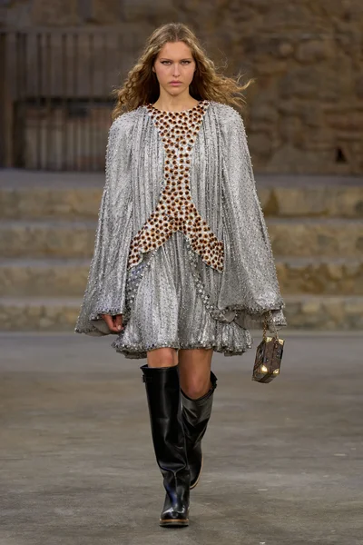 Look 34